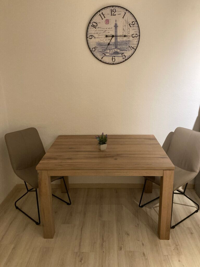 Berufstätigen-Appartement Herten bei Recklinghausen Tisch