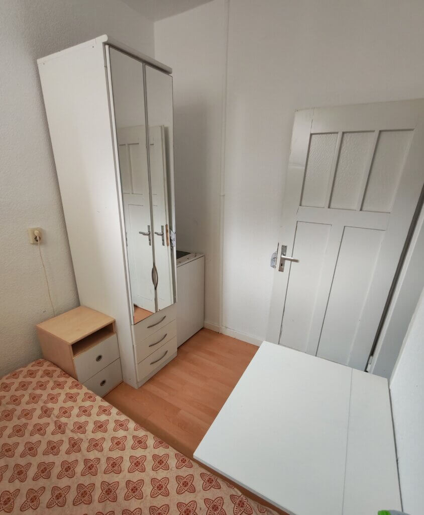 Berufstätigen-WG 2er-WG Wohngemeinschaft Frankfurt am Main Bockenheim Zimmer