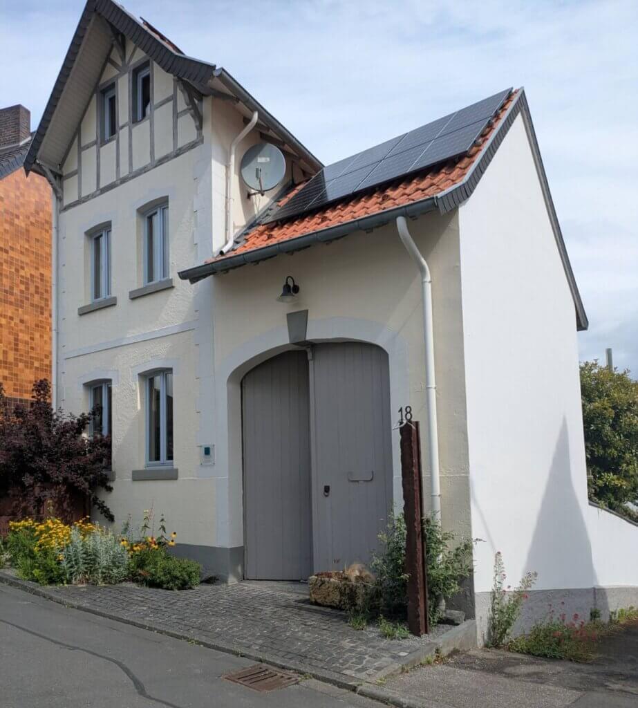 Berufstätigen-WG 3er-WG Wohngemeinschaft Bornheim Haus